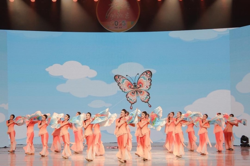 濰坊原創(chuàng)廣場舞《箏箏日上》閃耀全國展演，文化經(jīng)紀(jì)人服務(wù)助力非遺傳承
